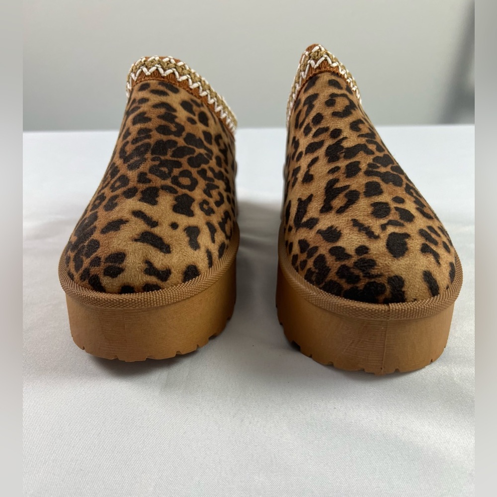 Leopard Platform Slippers - Picture 2 of 11